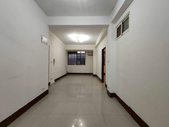 A030-新莊國小寧靜公寓2樓,新北市新莊區中港路