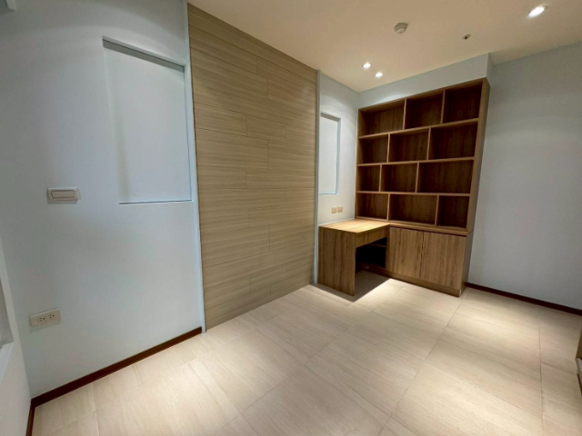 B003-愛丁堡稀有三室平面車位,新北市新莊區新崑路