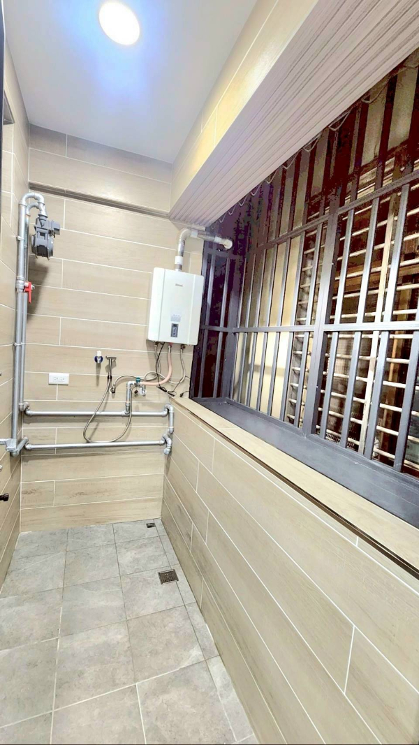 E154-全新裝潢三樓,新北市三重區仁壽街