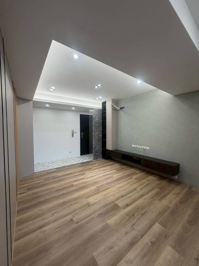 E134-民族商圈裝潢電梯頂佳,新北市蘆洲區民族路