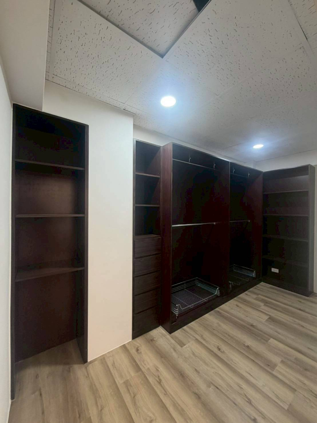 E134-民族商圈裝潢電梯頂佳,新北市蘆洲區民族路