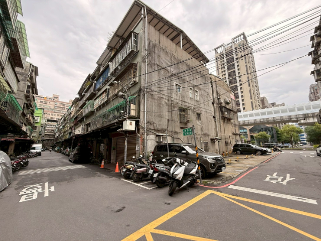 A074-幸福捷運住辦一樓,新北市新莊區思源路