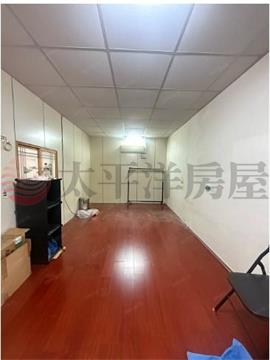 E113員林公園邊間萬年路第一市場門前可停車透天,彰化縣員林市萬年路二段