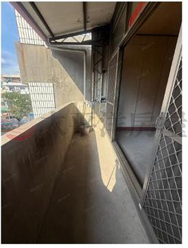 E113員林公園邊間萬年路第一市場門前可停車透天,彰化縣員林市萬年路二段