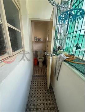 E113員林公園邊間萬年路第一市場門前可停車透天,彰化縣員林市萬年路二段