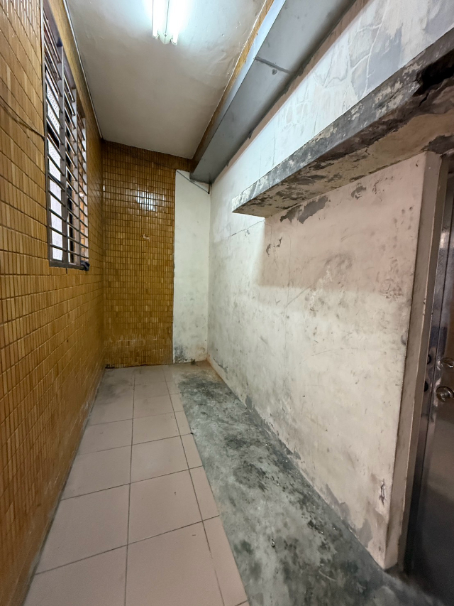 A108豐年街一樓文青角窗面寬店面,新北市新莊區豐年街