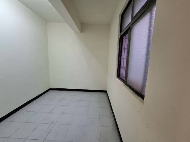 E274🏠【專賣】邊間三房|三面採光,新北市板橋區篤行路三段