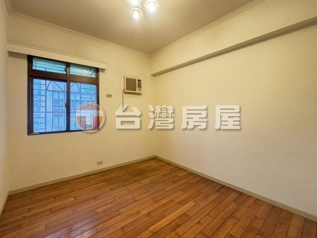 B162中港金龍三房車,新北市新莊區中華路二段