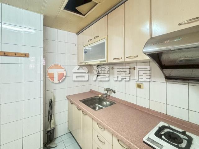B162中港金龍三房車,新北市新莊區中華路二段